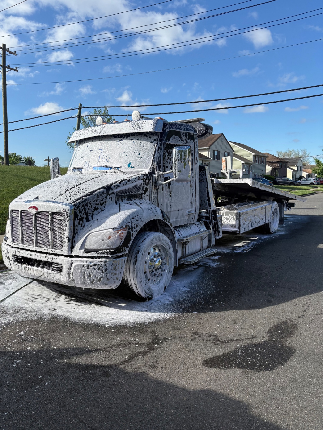 During — Full foam bath. Contact-free lift.
